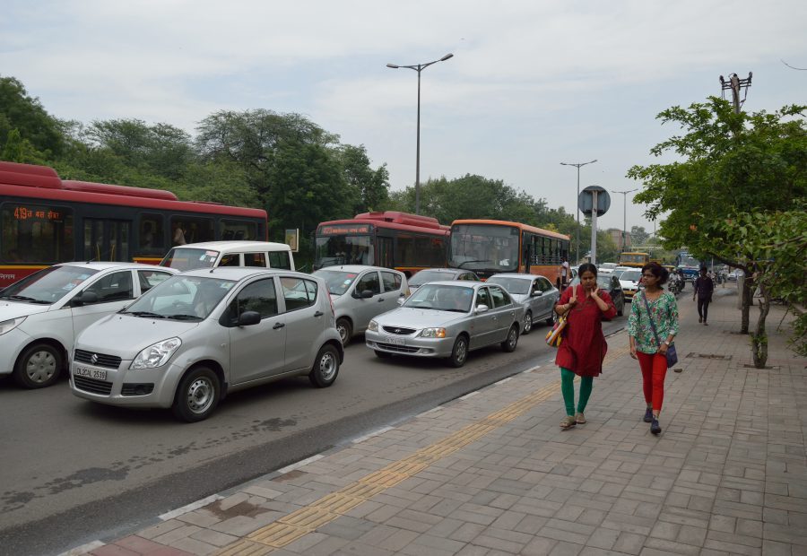 Delhi traffic and weather