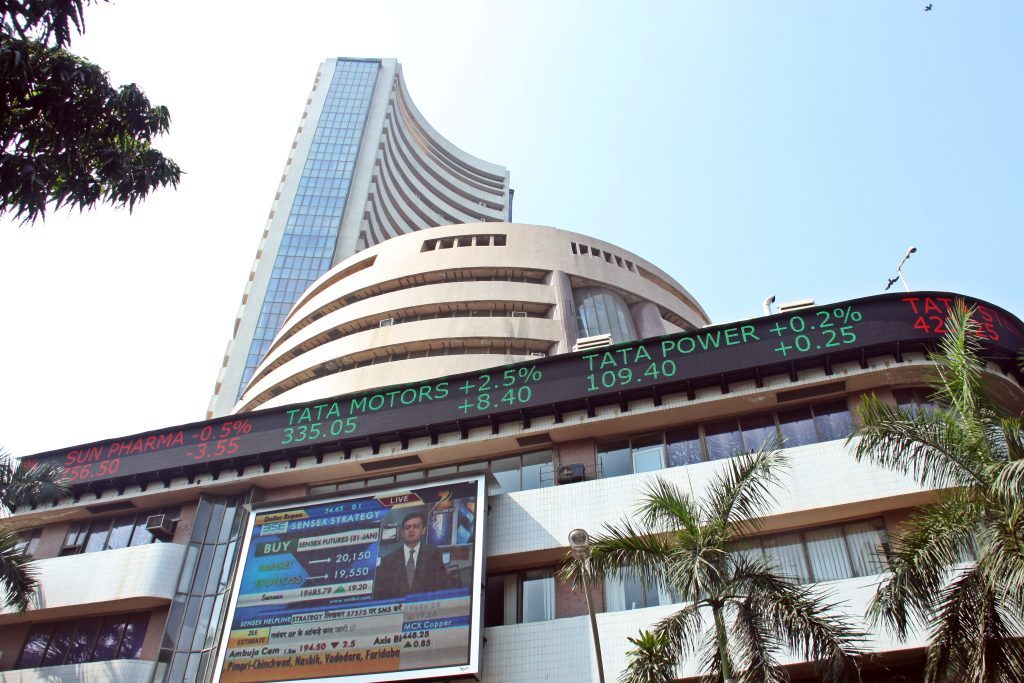 Sensex, Nifty end higher Friday as IT stocks stage sharp rebound