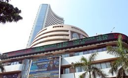 Sensex, Nifty end higher Friday as IT stocks stage sharp rebound